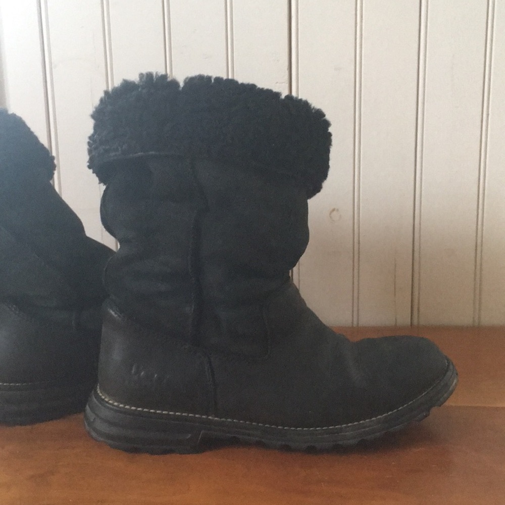 Black Ugg winter boots